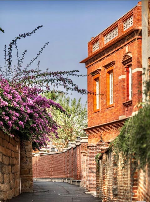 Property building, Garden, Garden view, Landmark view