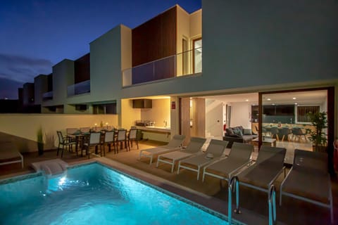 Balcony/Terrace, Swimming pool