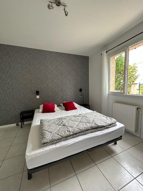 Au Trèfle Dort Gîte House in Riom