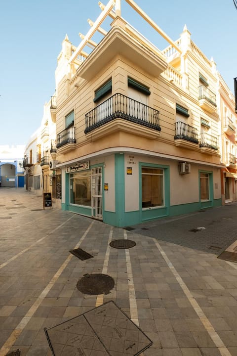 Property building, Street view, Location