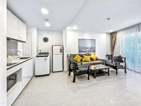 Living room, washing machine