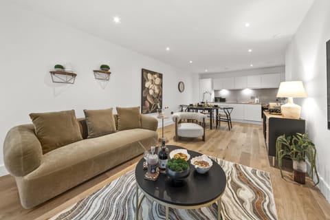 Kitchen or kitchenette, Living room, Seating area, Dining area