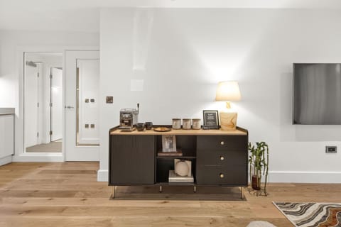 Coffee/tea facilities, Kitchen or kitchenette