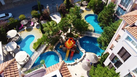 Bird's eye view, Pool view