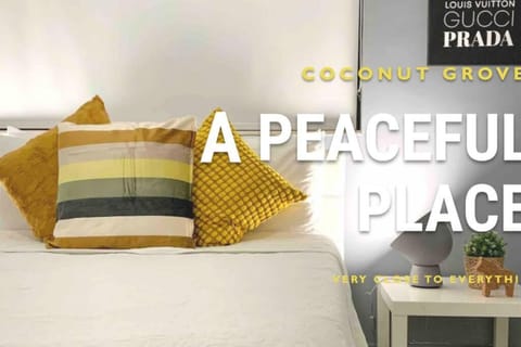 GroveO1 10 min from the beach Apartment in Coconut Grove