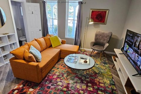 Downtown Getaway, Historic & Peaceful, FREE Bikes Apartment in Columbus