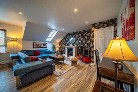 TV and multimedia, Living room, Seating area