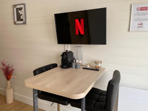 TV and multimedia, Dining area