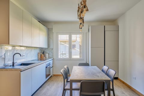 Kitchen or kitchenette, Dining area, dishwasher, oven, stove