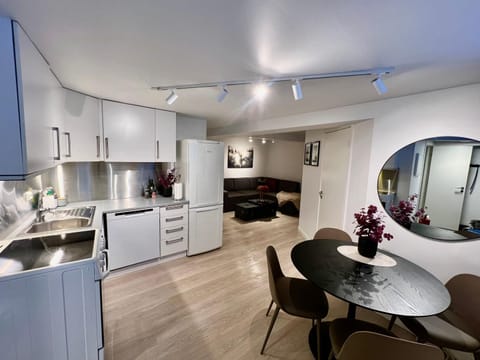 Kitchen or kitchenette, Dining area, dishwasher, oven, stove