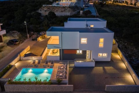 Property building, Night, Bird's eye view, Pool view, Swimming pool, sunbed