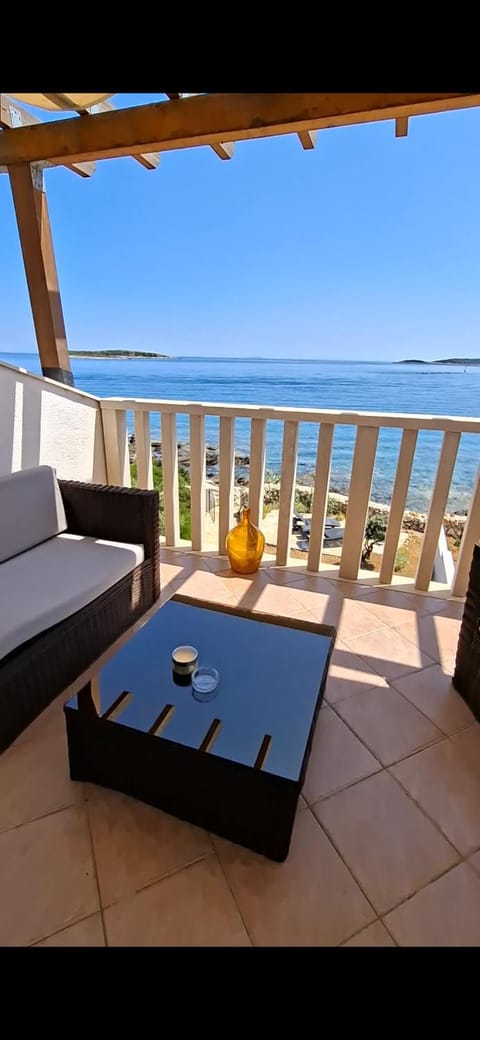 View (from property/room), Balcony/Terrace, Sea view