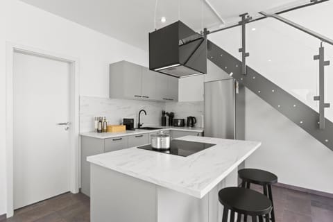 Kitchen or kitchenette, dishwasher, oven, toaster, kitchen