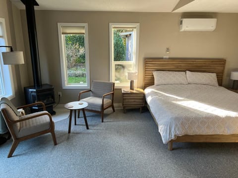 Bed, Bedroom, fireplace