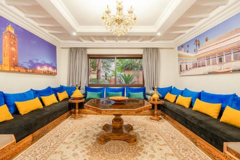 Lounge or bar, Seating area