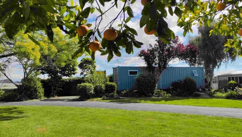 Garden view, Parking
