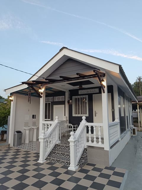 Property building, Day