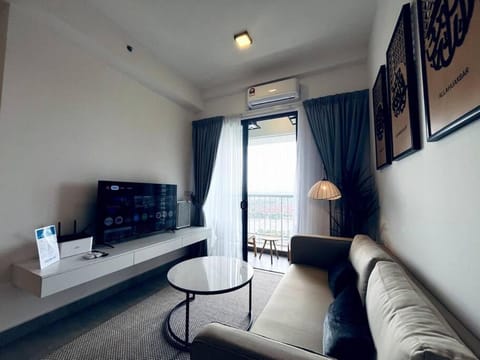 Communal lounge/ TV room, TV and multimedia, Living room, Seating area