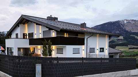 Property building, Day, Mountain view