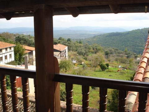 View (from property/room), Balcony/Terrace, Street view