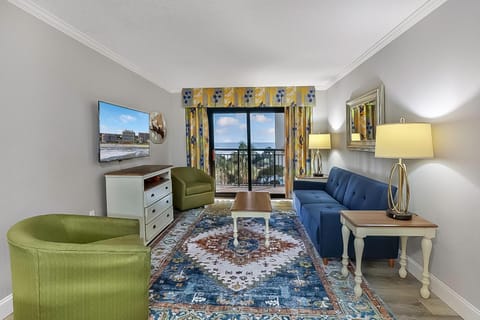 TV and multimedia, View (from property/room), Balcony/Terrace, Living room, Seating area, Beach, Sea view