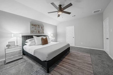 Katy Vibes With Jacuzzi, Elegant and Peaceful 3BR House in Harris County