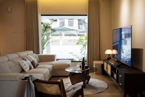 Communal lounge/ TV room, TV and multimedia, Living room, Evening entertainment