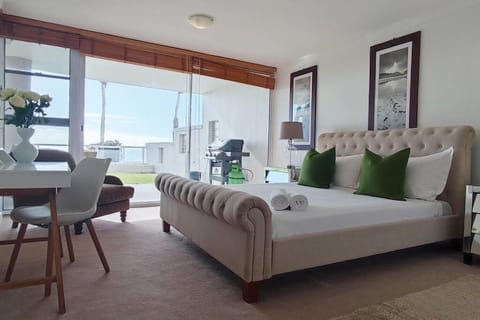 Luxurious Holiday Home I No Power Cuts Apartment in Sea Point