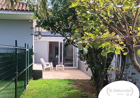 Property building, Garden, Balcony/Terrace