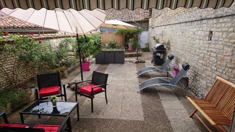 Shower, Toilet, Garden, Coffee/tea facilities, Kitchen or kitchenette, Living room, Decorative detail, Dinner
