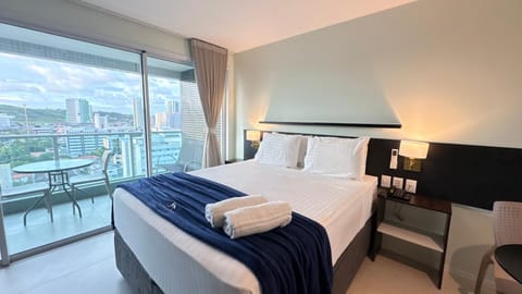Bed, Balcony/Terrace, Photo of the whole room, Dining area, Bedroom, City view