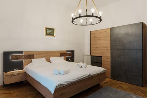 Bed, Bedroom, towels, wardrobe