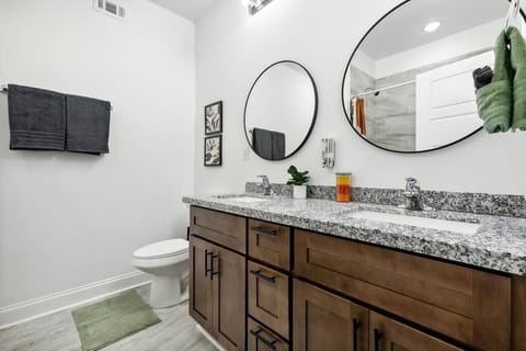 Elegant 5-Bedroom NOLA Getaway Apartment in Ninth Ward