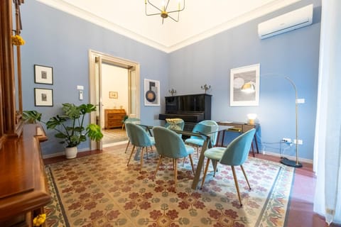 Communal lounge/ TV room, Lounge or bar
