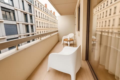 Balcony/Terrace, City view, City view