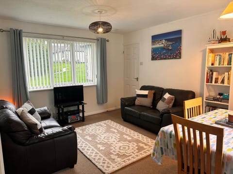 Property building, Living room, Lounge or bar