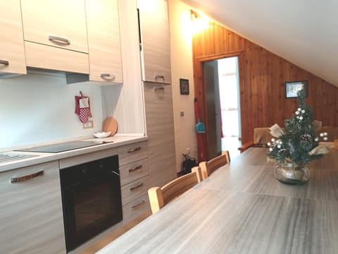 Appartamento 2 Residenza RODODENDRO Apartment in Trentino-South Tyrol