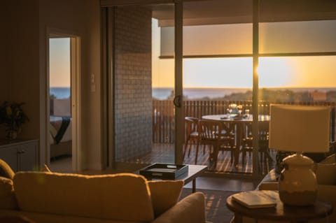 View (from property/room), Balcony/Terrace, Living room