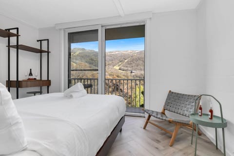 View (from property/room), Bedroom, Mountain view