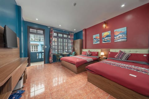 Photo of the whole room, Bedroom