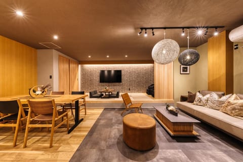 TV and multimedia, Living room, Seating area, Dining area