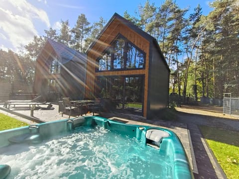 Property building, Hot Tub