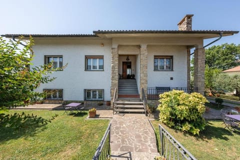 Property building, Facade/entrance, Spring, Day, Garden, Garden, Garden view