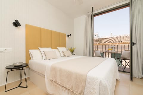 Bed, Balcony/Terrace, Bedroom