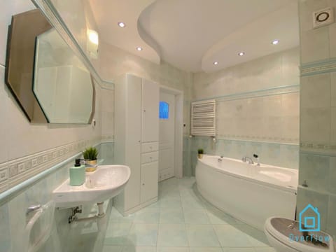 Circus Room - 10 Min to Old Town Gdańsk,PKP & Shopping Mall Vacation rental in Gdansk