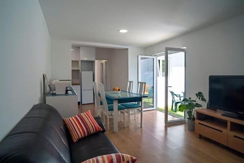 Communal lounge/ TV room, Kitchen or kitchenette, Dining area