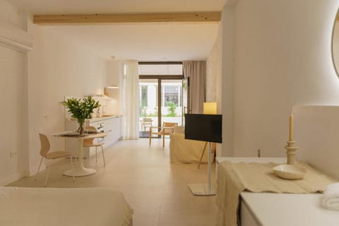 Living room, Photo of the whole room