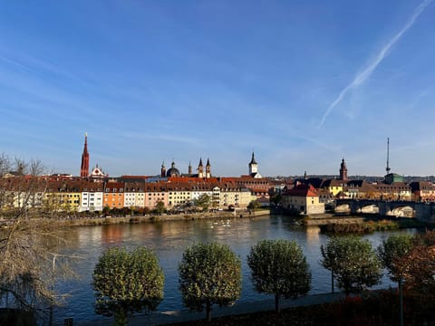 Nearby landmark, City view, Landmark view, River view, River view