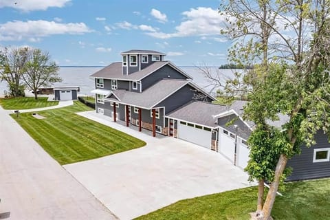 Property building, Natural landscape, Garden view