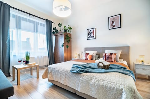 Seating area, Bedroom
